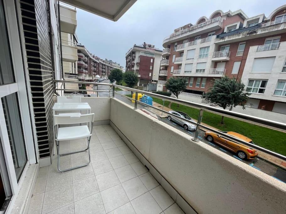 Apartamento Centro Con Garaje Castro Urdiales Luaran gambar