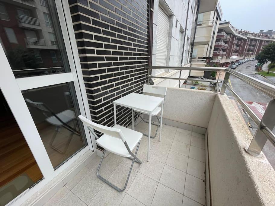 Apartamento Centro Con Garaje Castro Urdiales Luaran gambar
